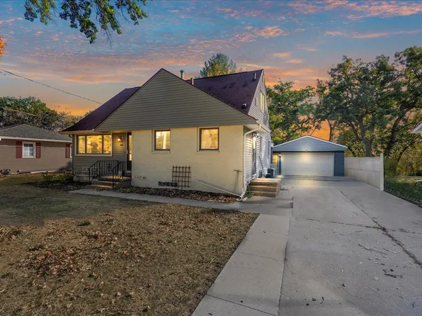 132 Desoto Ave, Waterloo, IA 50701