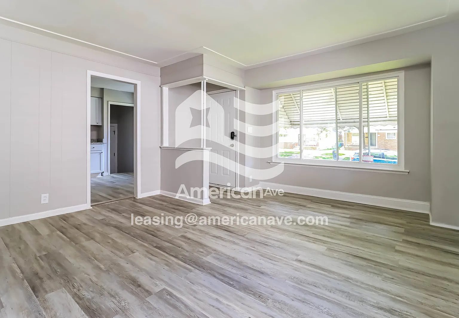 3 bed, 1.0 bath, 897 sqft, $1,129 — Photo 3