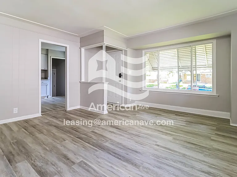 966110_003_living_room_13889242.jpg
