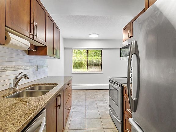 3rd image of 590 Whiting Way #112