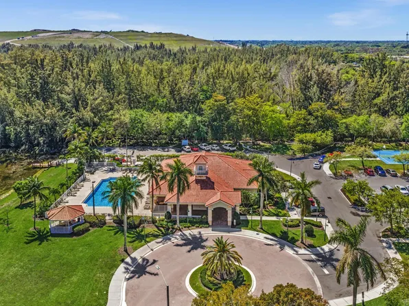 4709 SW 13th Court, Deerfield Beach, FL 33442