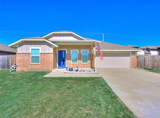 1420 Ridgeway Dr, Moore, OK 73160