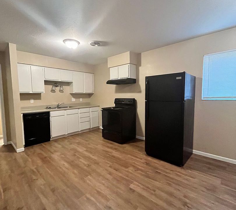 1st image of 619 W 14th St #1B-1Ba-727Sqft