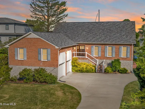 904 Coral Court, New Bern, NC 28560