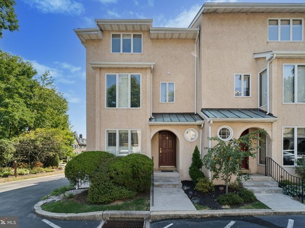 104 Bleddyn Rd APT 5, Ardmore, PA 19003
