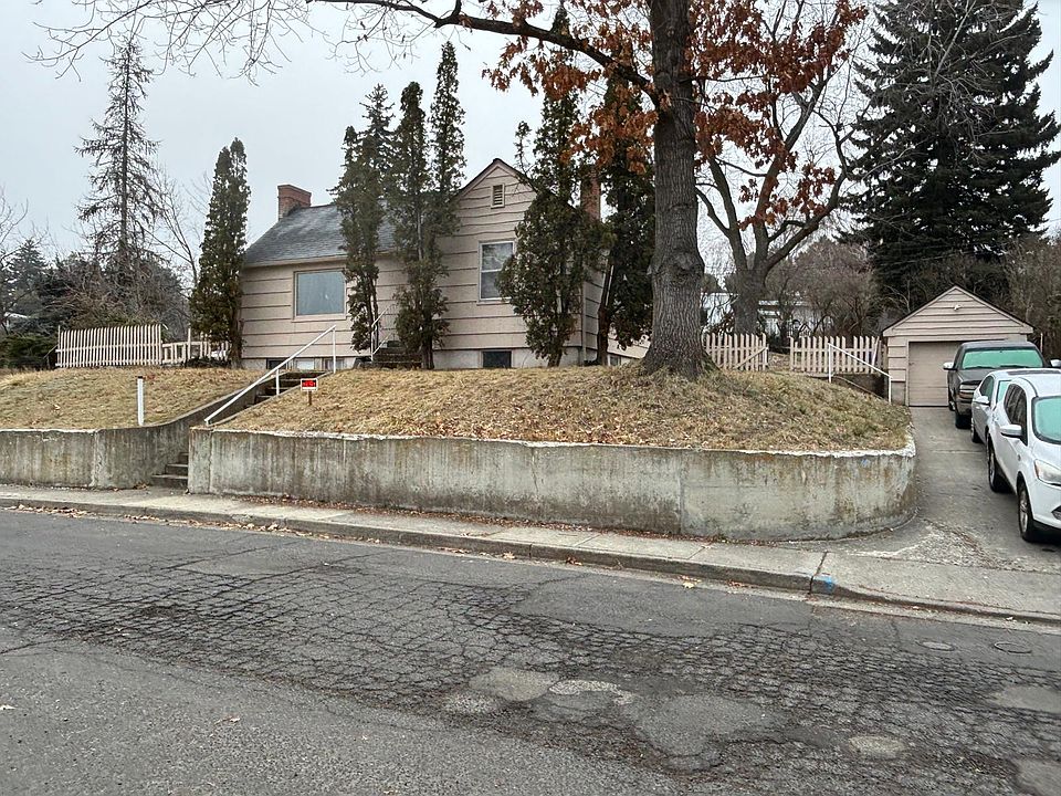 1st image of 1040 NE Duncan Ln