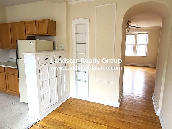 3rd image of 2505 W Winnemac Ave #B-5