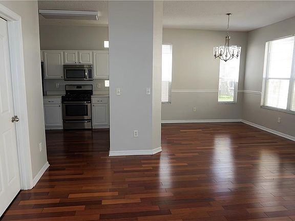3rd image of 10607 Drayton Ct
