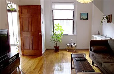Rented by R New York