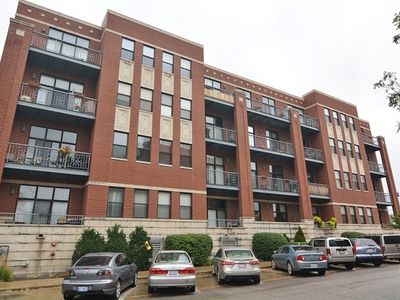 4011 N Francisco Ave #G9, Chicago, IL, 60618