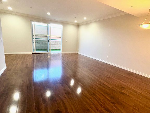 3rd image of 1130 E Colorado St APT 215
