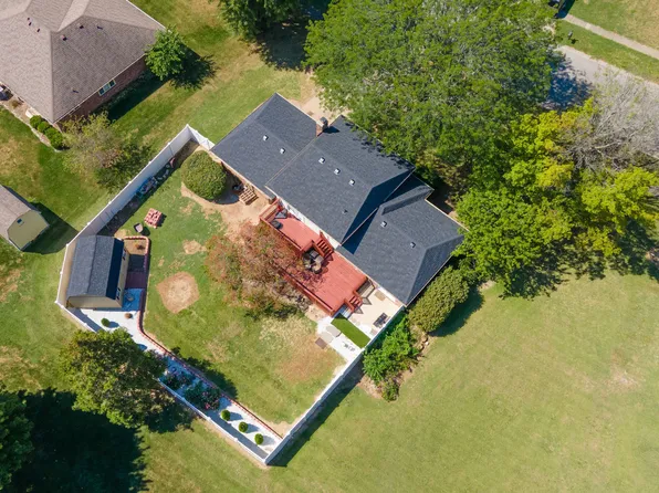 795 Whispering Trl, Greenwood, IN 46142