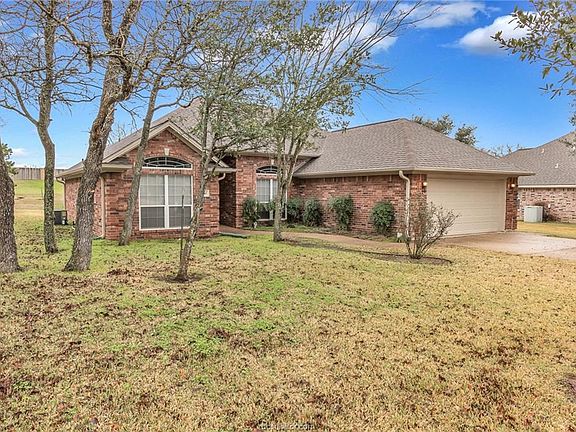 3rd image of 1810 Gray Stone Dr