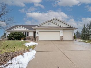 N107W14083 Overlook Ct, Germantown, WI 53022