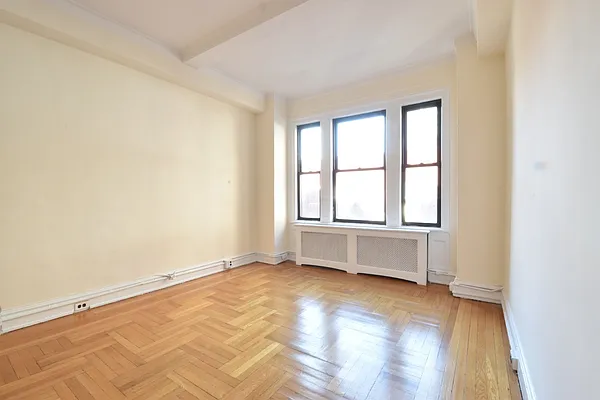Rented by (Legacy) NY Quality Living Uptown | media 10