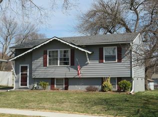 1214 Wedgewood Dr, Council Bluffs, IA 51503