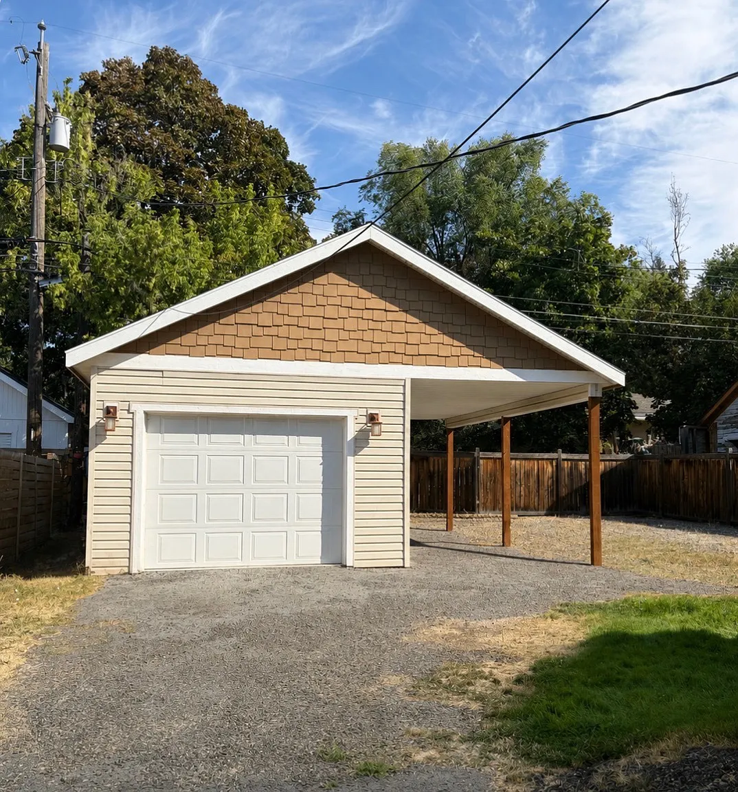 4 bed, 2200 sqft, $2,400 — Photo 2