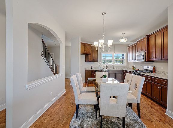 5th image of 9427 Parkwood Ln