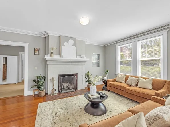 264 S Huntington Ave #2, Jamaica Plain, MA 02130