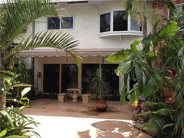 1st image of 6 Hathaway Lane #6
