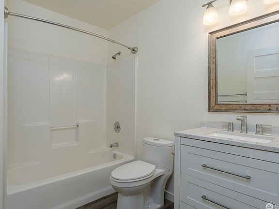 5th image of 309 W Highland Ave