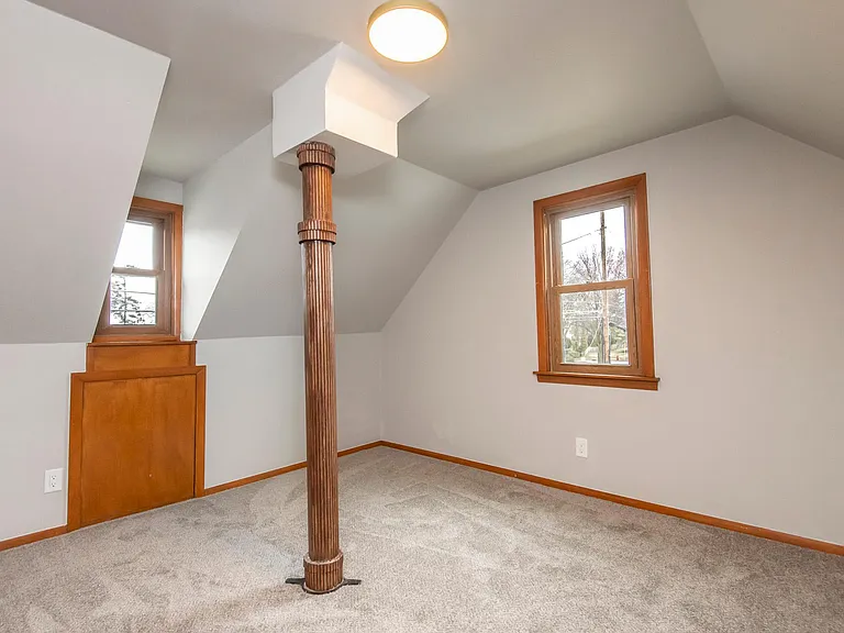 3500 S Clement Ave — Photo 16