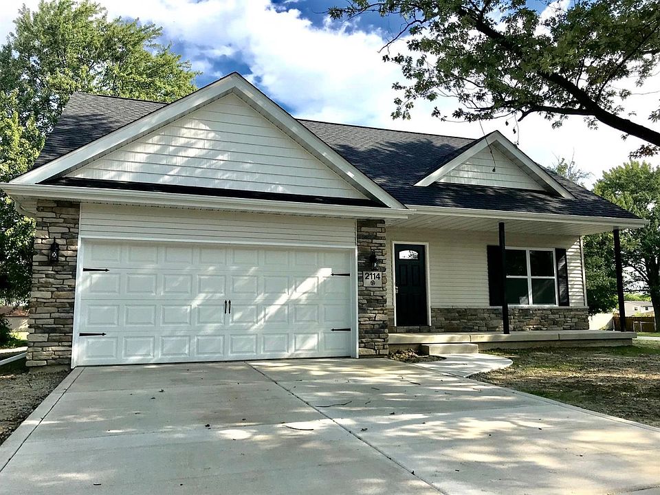 1st image of 2114 W 82nd Pl