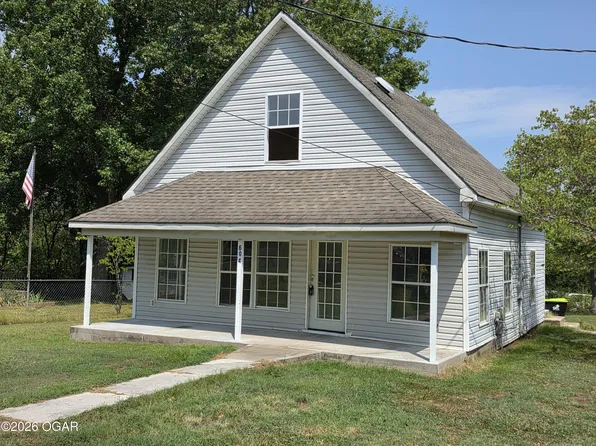 604 N Center St, Granby, MO 64844
