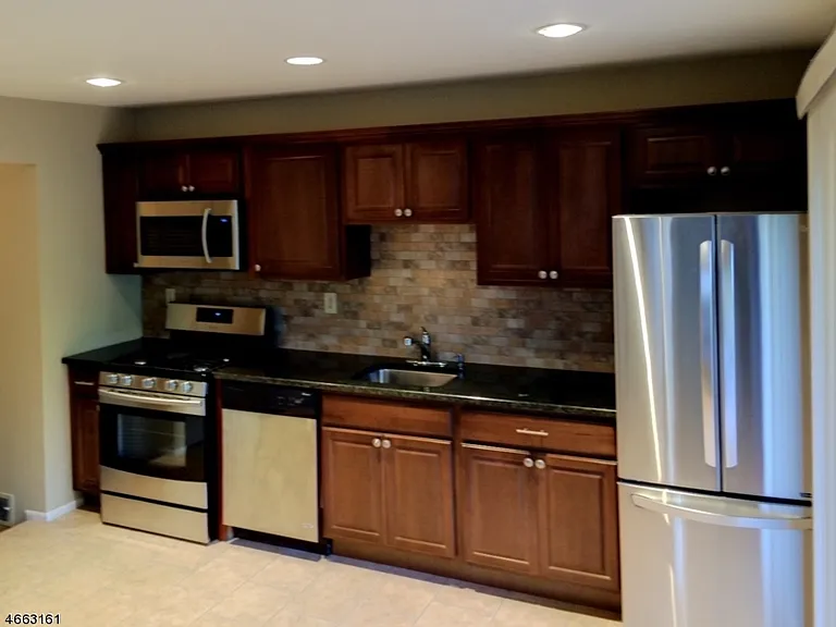 64 Sycamore Ct — Photo 7