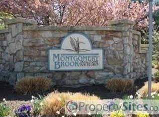 1711 Foxmeadow Cir BUILDING 17, Royersford, PA 19468
