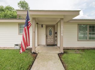 1014 Maple St, Lockhart, TX 78644