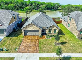 2105 Arrow Head Ln, Aubrey, TX 76227