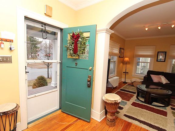 4th image of 113 Lincoln Ave