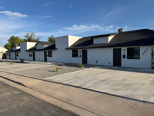 305 S Hobson Photo 1