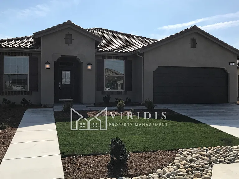5901 Blue Spruce Ave — Photo 1