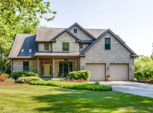 10 Crestland Rd, Indian Creek, IL 60061