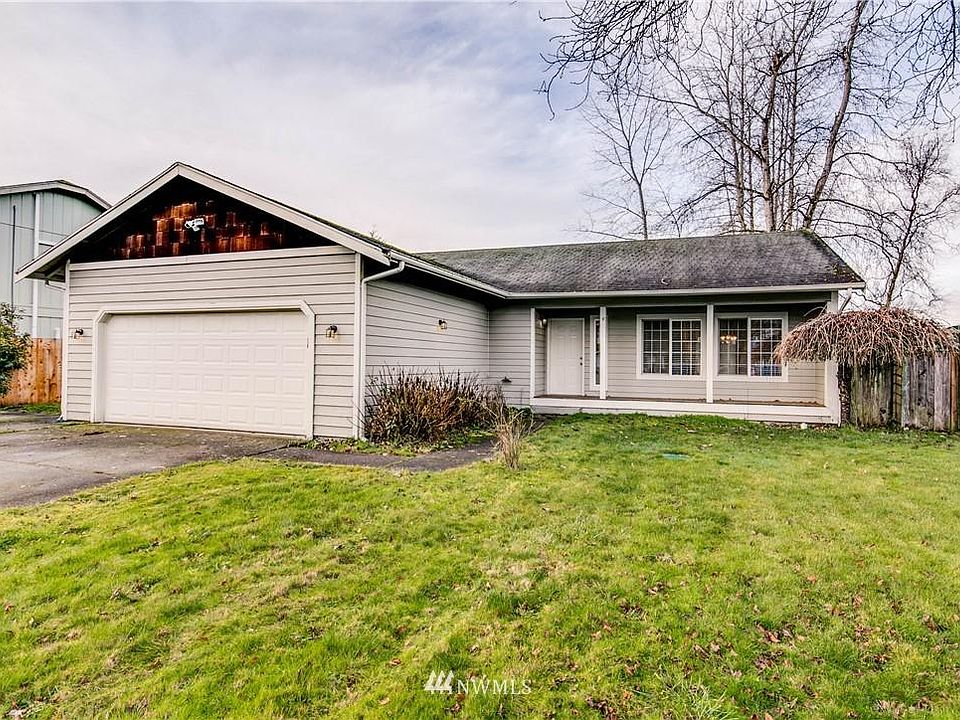 1st image of 202 Rainier Ave Se