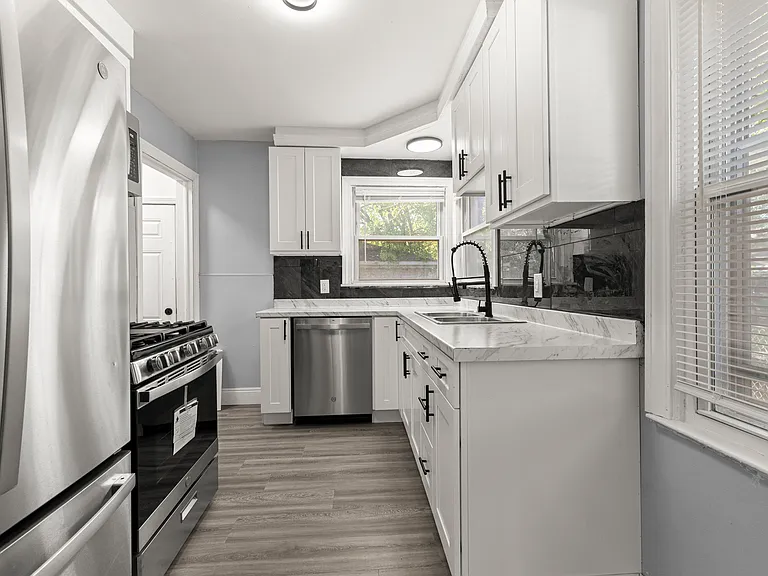 26431 Stollman Dr — Photo 17
