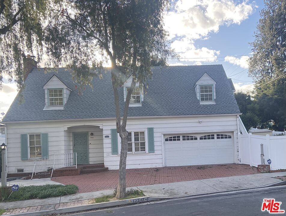 1st image of 12217 Menlo Ave
