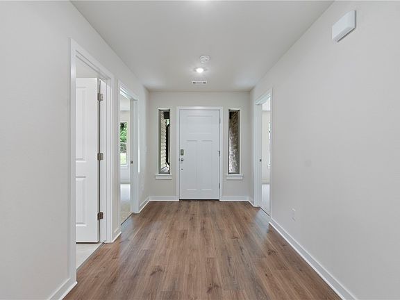 4th image of 7 Julletta Cir