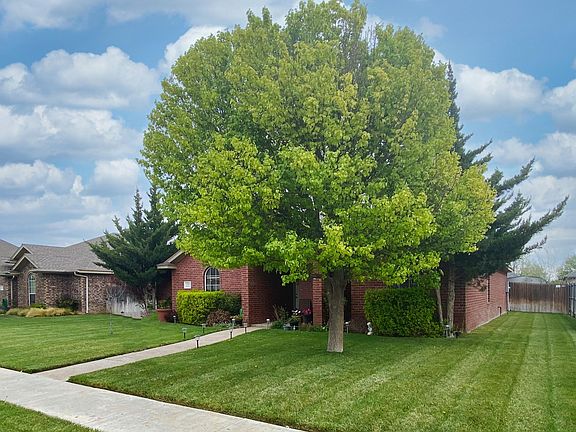3rd image of 7705 Fresno Dr
