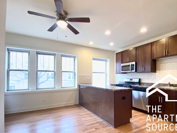 3rd image of 4871 N Washtenaw Ave APT 2
