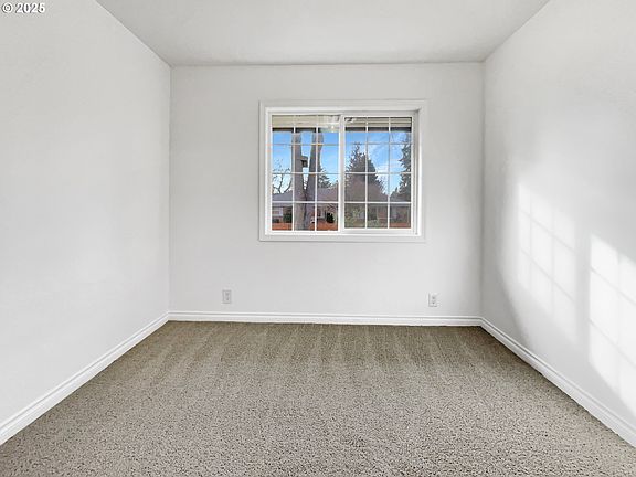 5th image of 216 42nd St