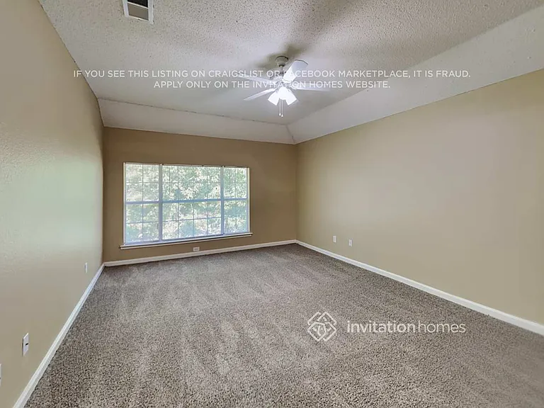 2110 Loretta Ln — Photo 12