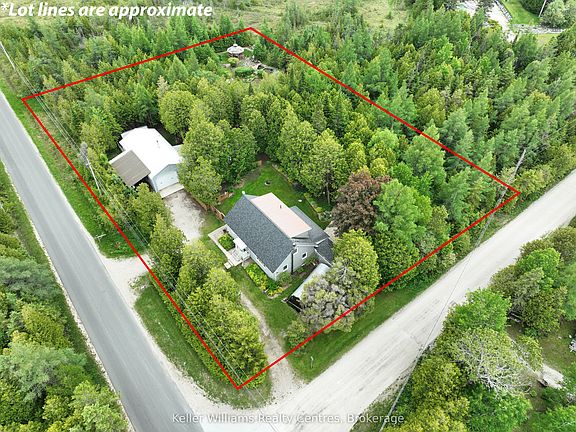 3rd image of 668 Pike Bay Rd