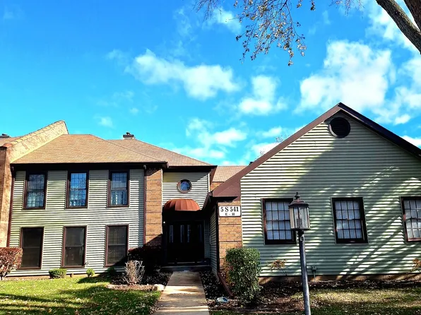 5S541 Paxton Dr APT F, Naperville, IL 60563