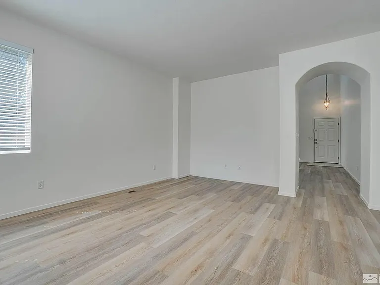 2702 Cintoia Dr — Photo 7