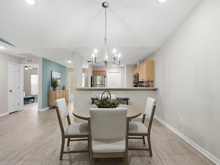 5356 W Oak Park Blvd — Photo 7