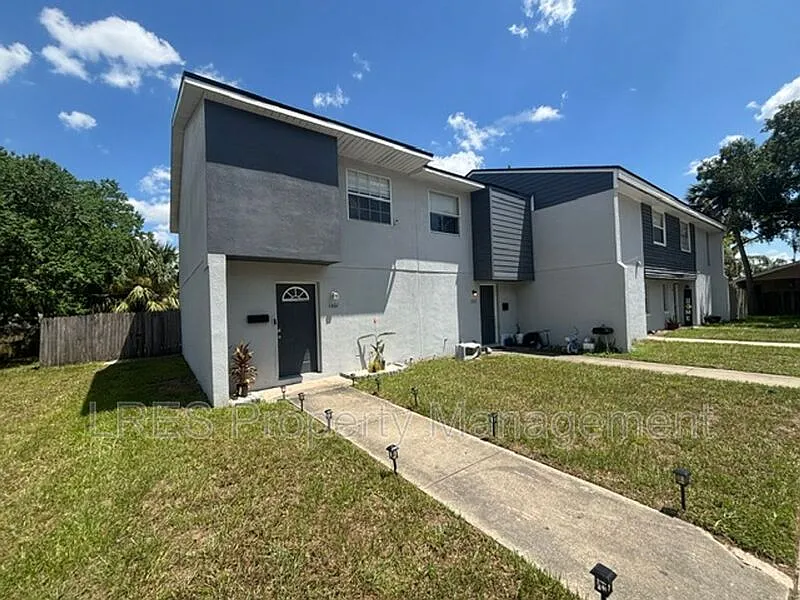 1605 Terrace Dr