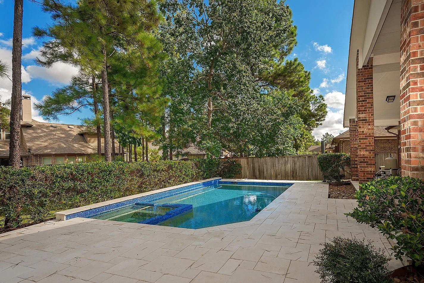 4 bed, 3.5 bath, 3329 sqft, $4,500 — Photo 1